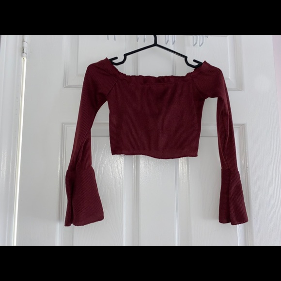 CLOTHES - Picture 9 of 10